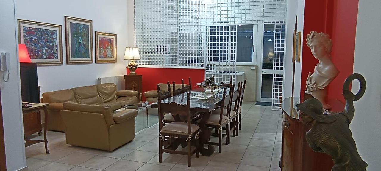 Amanda'S Apartment Taranto Luaran gambar